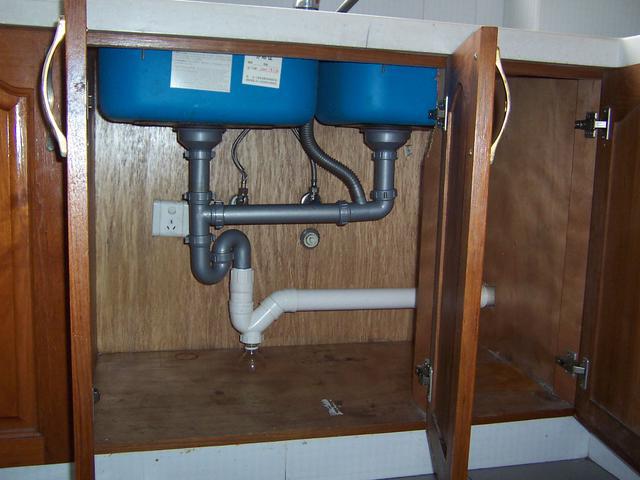 厨房下水管道堵住了怎么办？