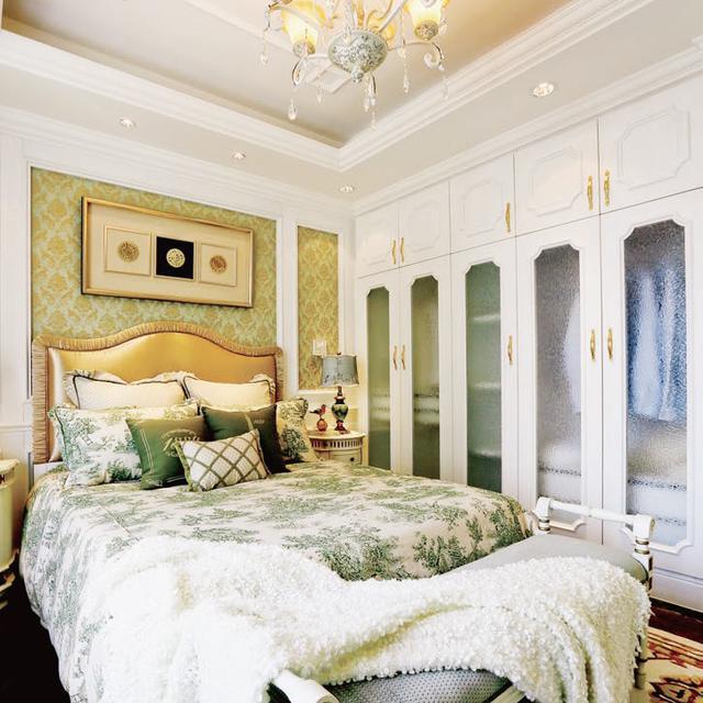 卧室衣柜要不要做到顶