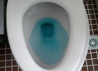马桶污垢的清除方法