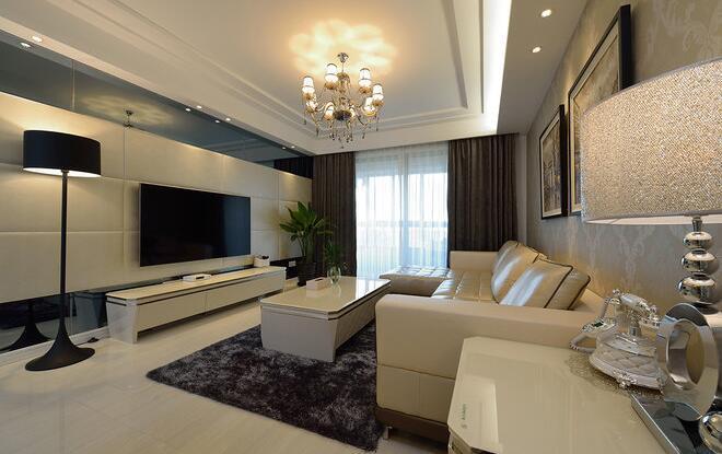 前卫的同事，家里三房装修奢华却低调，居然在卧室装浴缸！