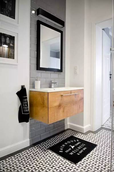 �������µ�С��Ԣװ��