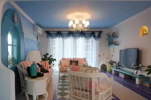 地中海风格客厅装修如何搭配窗帘