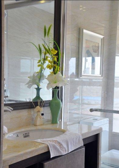 ���巿װ�޺��и��