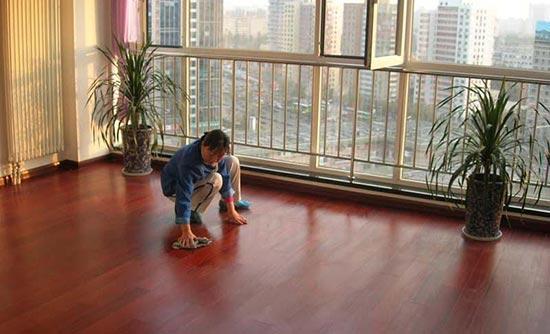 木地板清洁去污保养方法