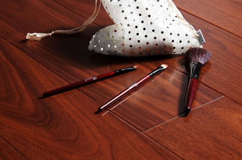 装修用橡木地板好吗？