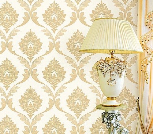 到底是刷涂料还是贴墙纸