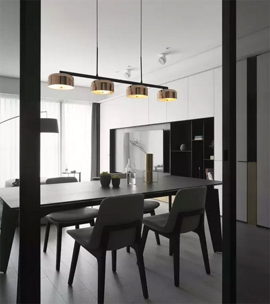 装修采用黑白色搭配