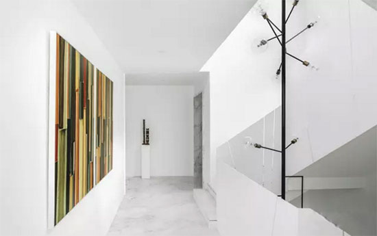 ��ɫΪ���ı���װ��