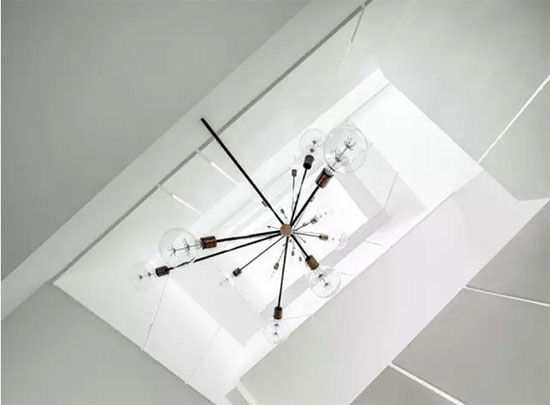 ��ɫΪ���ı���װ��