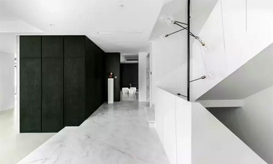 ��ɫΪ���ı���װ��