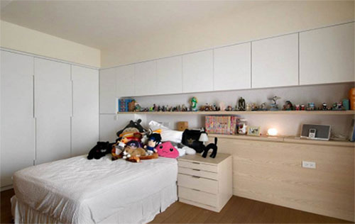 卧室安装床头衣柜