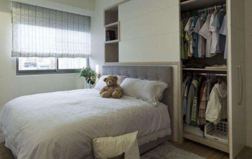 卧室安装床头衣柜