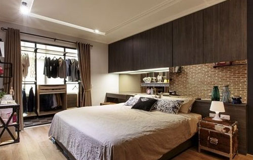 卧室安装床头衣柜