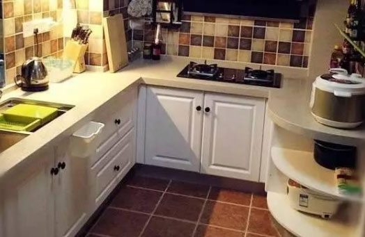 选成品橱柜还是自制橱柜