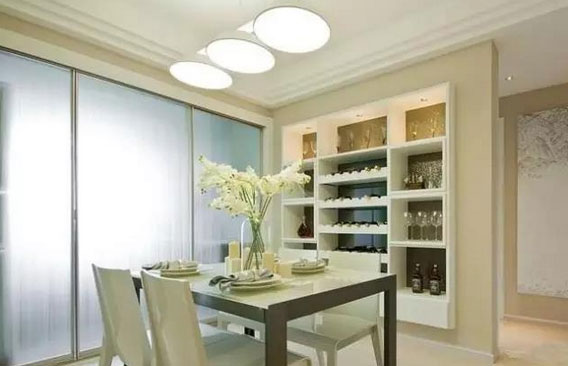 带酒柜的餐厅装修案例