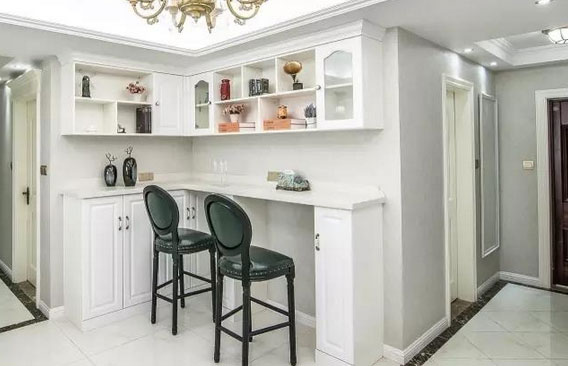 带酒柜的餐厅装修案例