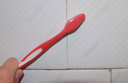 厨房瓷砖油污清洁技巧