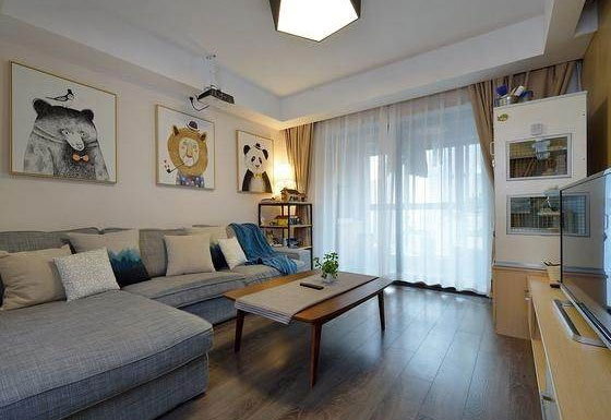 自家小窝78平米装修很简洁，客厅电视背景墙装隐形门，谁见过？