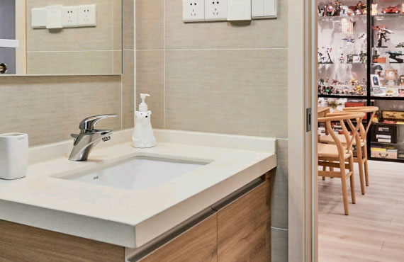 餐厅玻璃储物柜