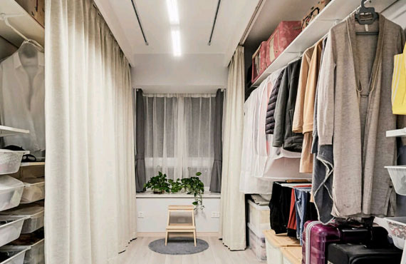 餐厅玻璃储物柜