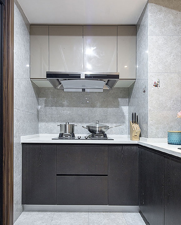 ����װ�����