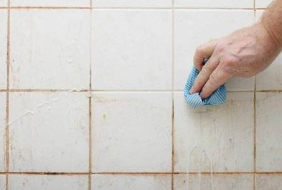 卫生间瓷砖清洁