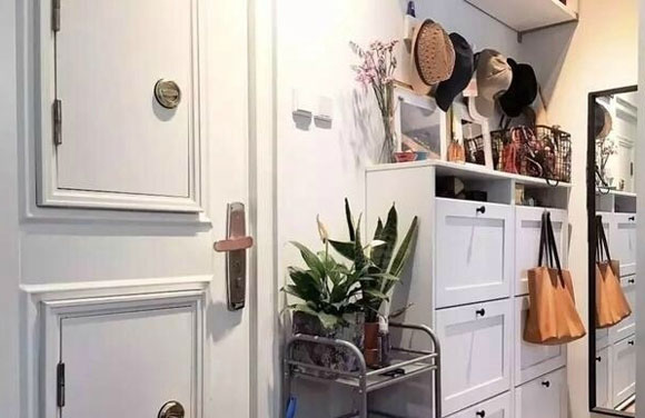 造型别致的鞋柜设计,刚进门就能感受到家的温馨,收藏备用!