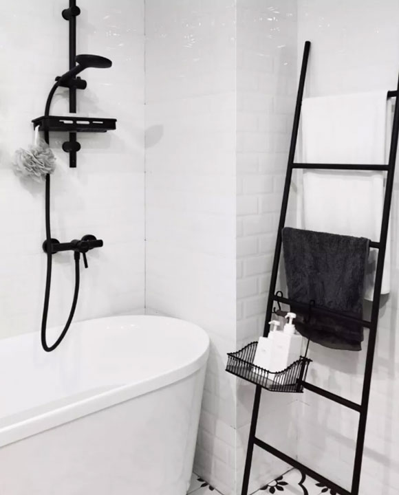 卫生间装修太单调？试试黑色水龙头花洒毛巾架，档次高效果好！