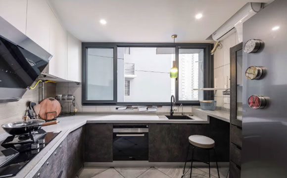 现代风格四居室装修设计