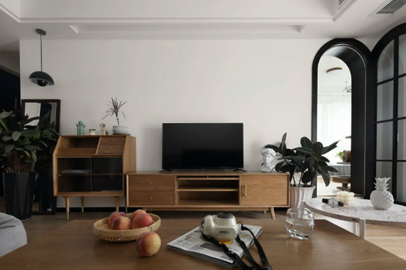 轻奢风四居室装修设计