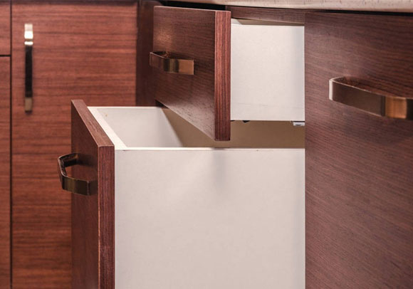 木工打衣柜和定制衣柜哪个性价比更高