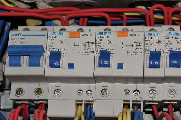 硬线和软线哪个好