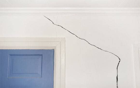 墙面开裂怎么办